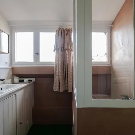Maison Mouz 3* Paris
